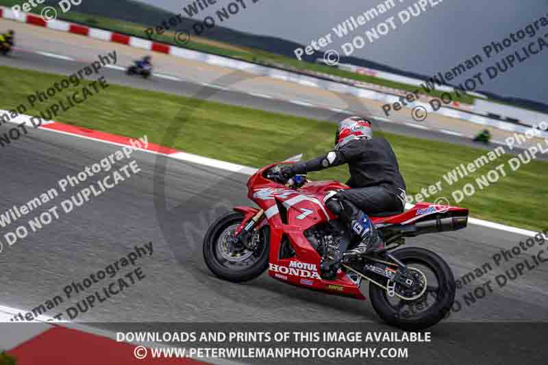 cadwell no limits trackday;cadwell park;cadwell park photographs;cadwell trackday photographs;enduro digital images;event digital images;eventdigitalimages;navarra;no limits trackdays;peter wileman photography;racing digital images;trackday digital images;trackday photos
